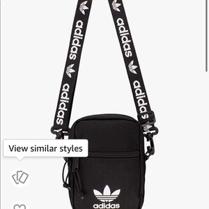 Excellent condition! Used only once on my vacation. It is adjustable.